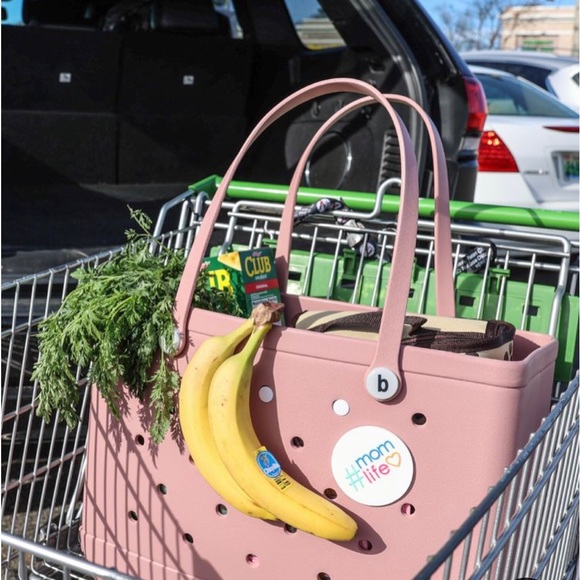 SOLD OUT ONE LEFT IN MY G I V E A W A Y Beach BAGS Retail $89.99 - Picture 6 of 13